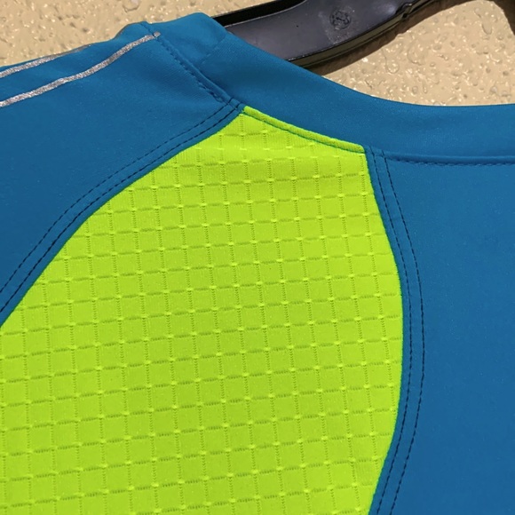 Pearl Isumi Men's Tee Activewear Elite L NWT  Blue Black Stretchy Reflective - Picture 12 of 16